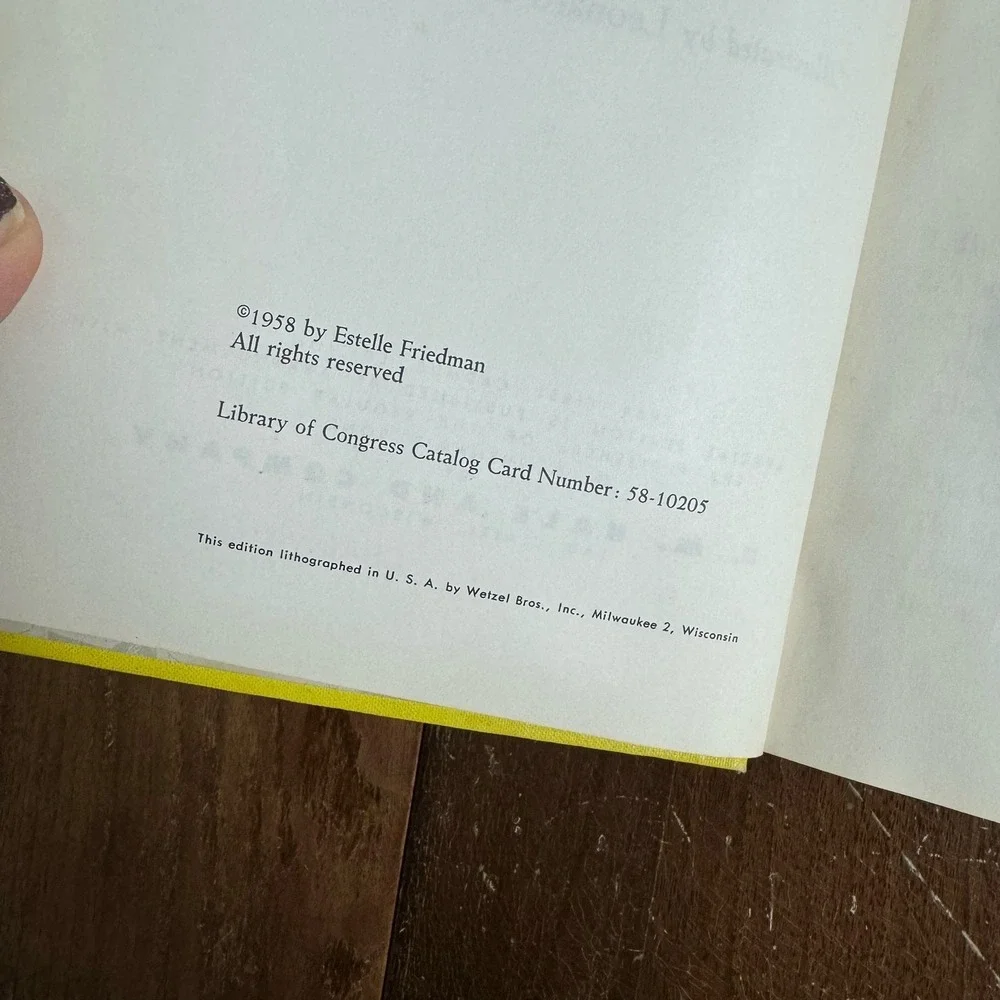 Digging‎ into Yesterday 1964 Estelle Friedman Illustrated Kids History hard back